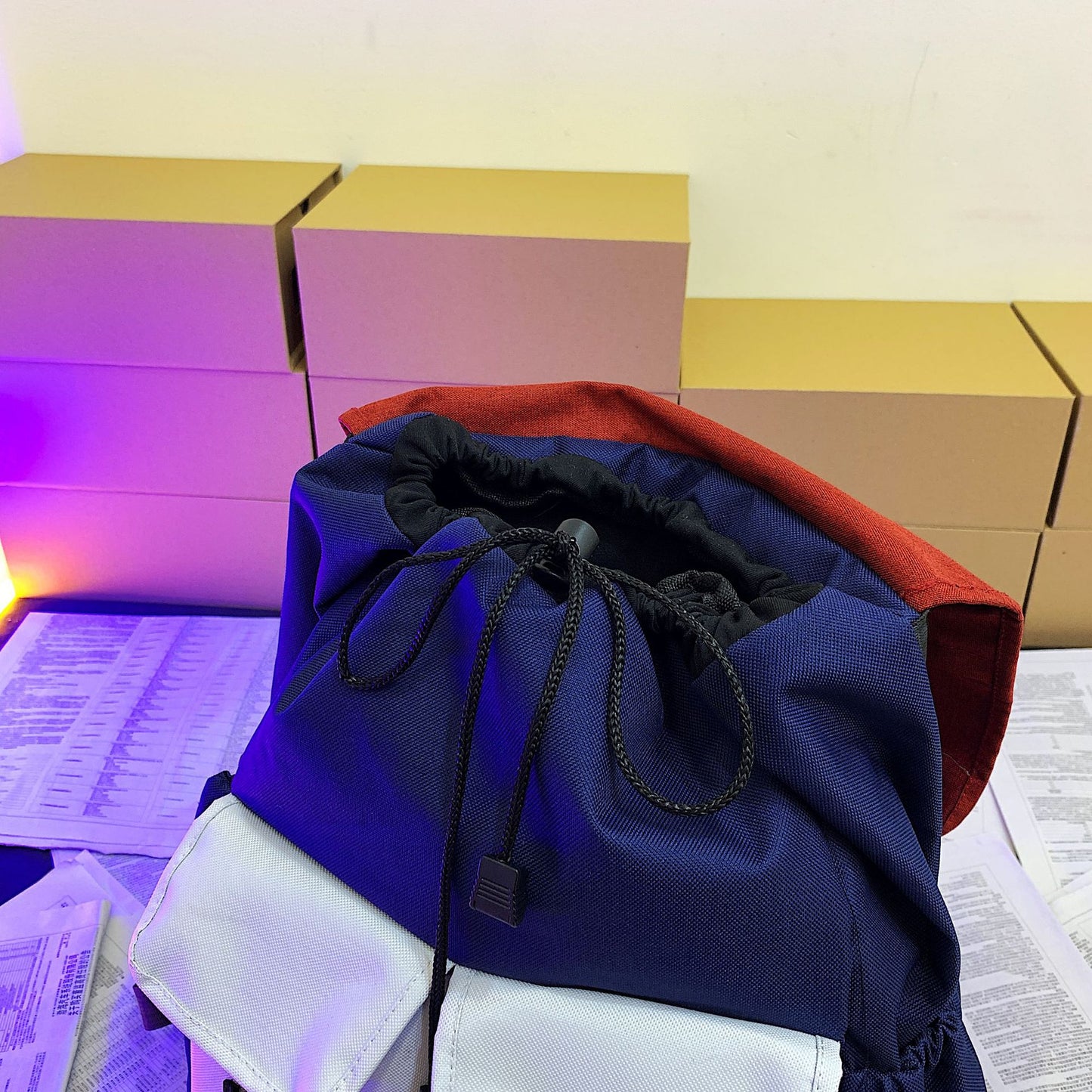 Dollcini Egyetemi Hátizsák – Vízálló, Ergonomikus és Tartós Diáktáska