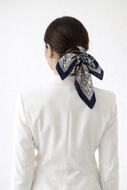 Dollcini, Női Szatén Kendő – Paisley Mintás 70×70 cm